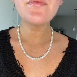 Trendy Pearl Necklace